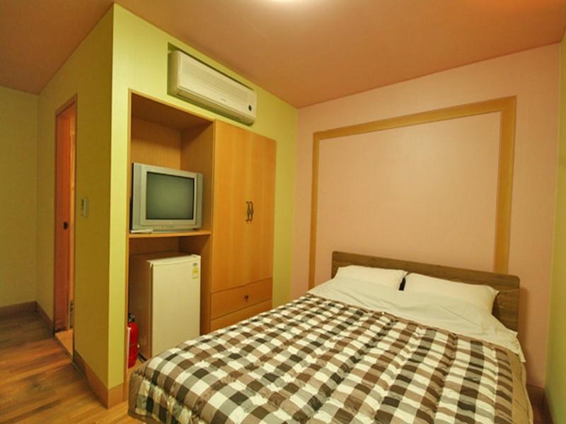 Hostel Lyndon Jeju Extérieur photo