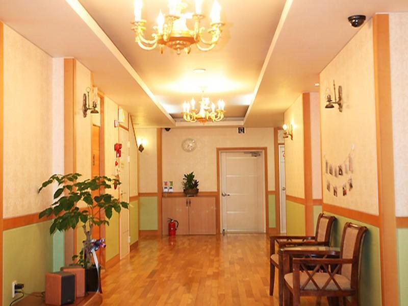 Hostel Lyndon Jeju Extérieur photo