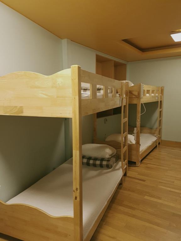 Hostel Lyndon Jeju Extérieur photo