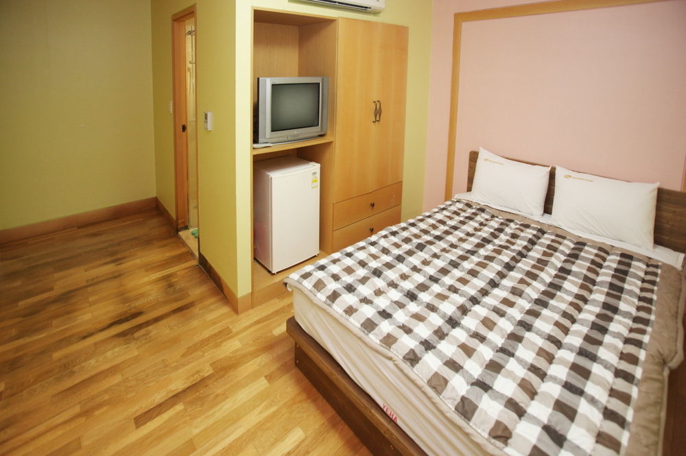 Hostel Lyndon Jeju Extérieur photo