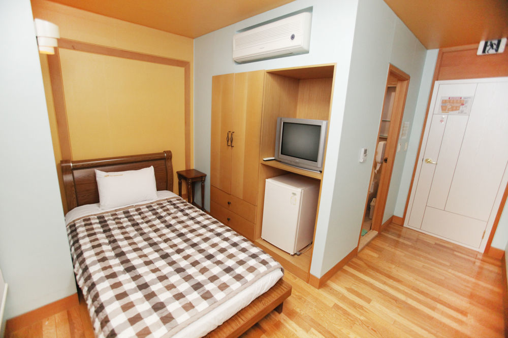 Hostel Lyndon Jeju Extérieur photo